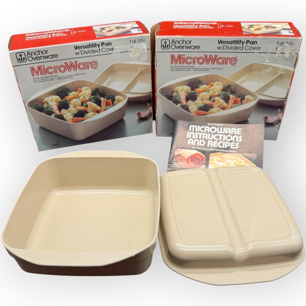 2 Vtg New in Box Anchor Hocking MicroWare Versatility Pans 1qt Divided Covers